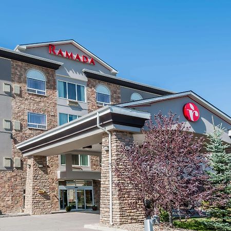 Ramada By Wyndham High River Hotel Екстериор снимка